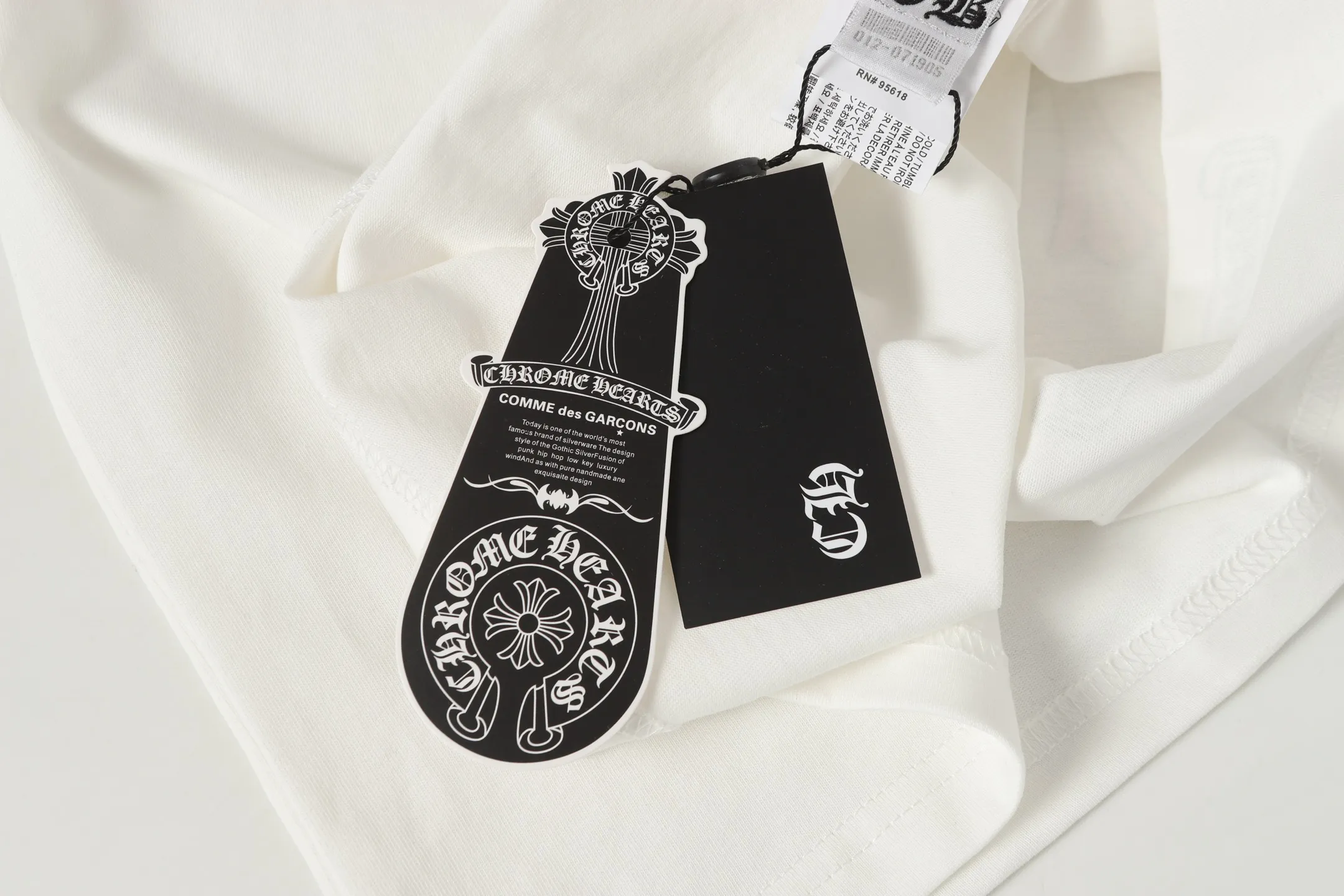 P160 -Chrome Hearts/Chrome Hearts 23ss color cross✝️Sanskrit letter printed short-sleeved T-shirt -High weight, high density and high quality. The wool is soft, delicate and skin-friendly. It feels soft and silky. It has excellent warmth and skin-friendly properties.